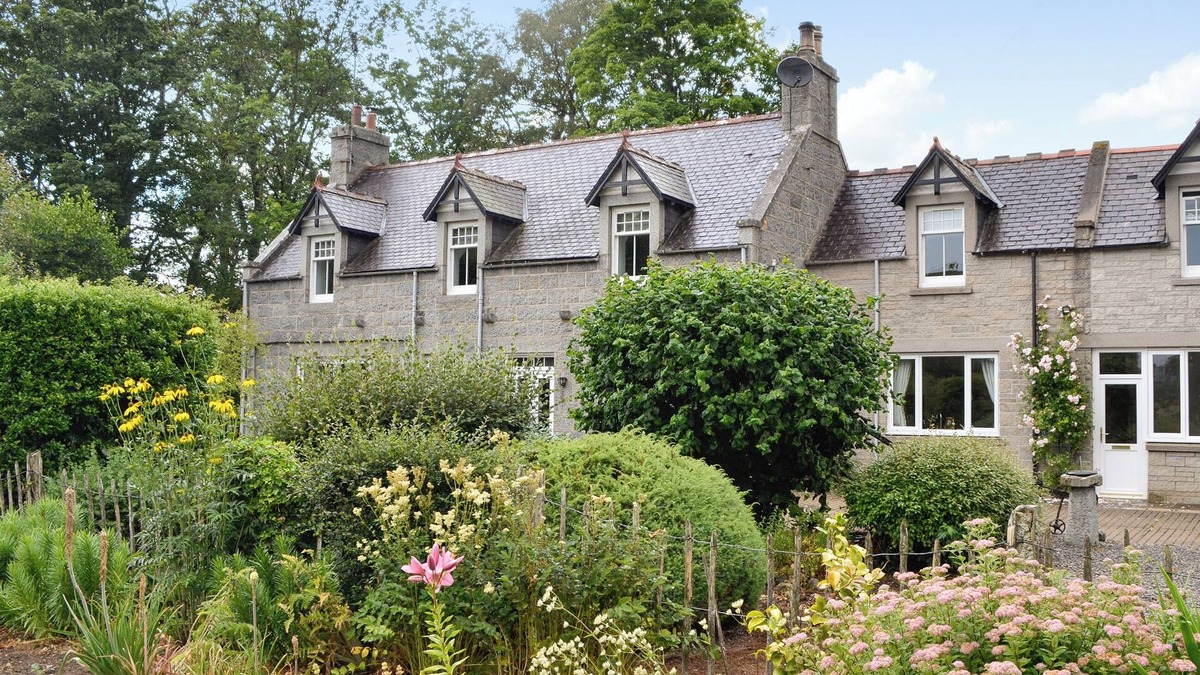 Alford Cottage | 4 bedroom accommodation in Alford