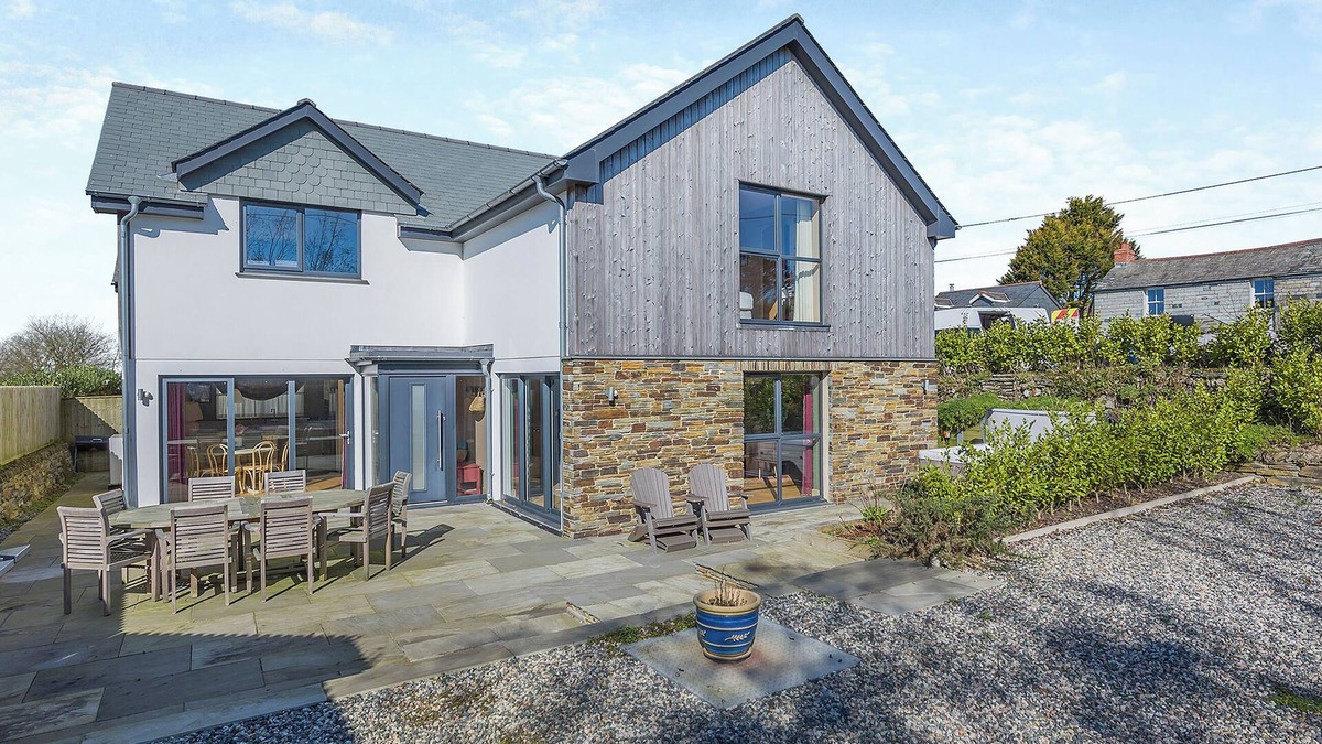 Pendoggett Cottage | 4 bedroom accommodation in Pendoggett, near Port Isaac