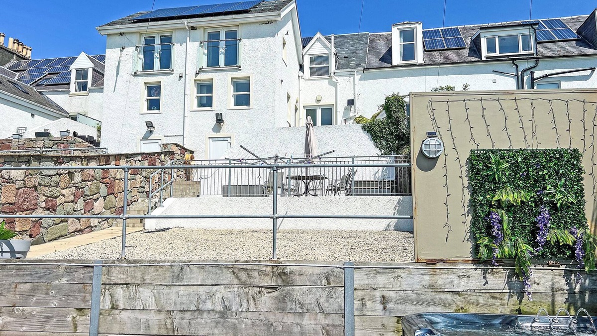 Ballantrae Cottage | 4 bedroom accommodation in Ballantrae, near Girvan