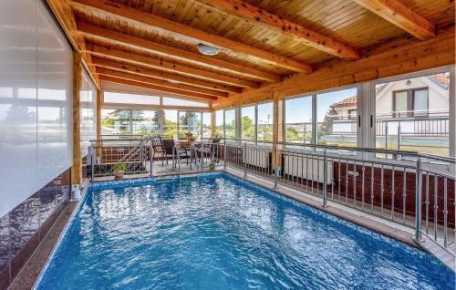 Selce Apartment | 4 Bedroom Awesome Apartment In Selce