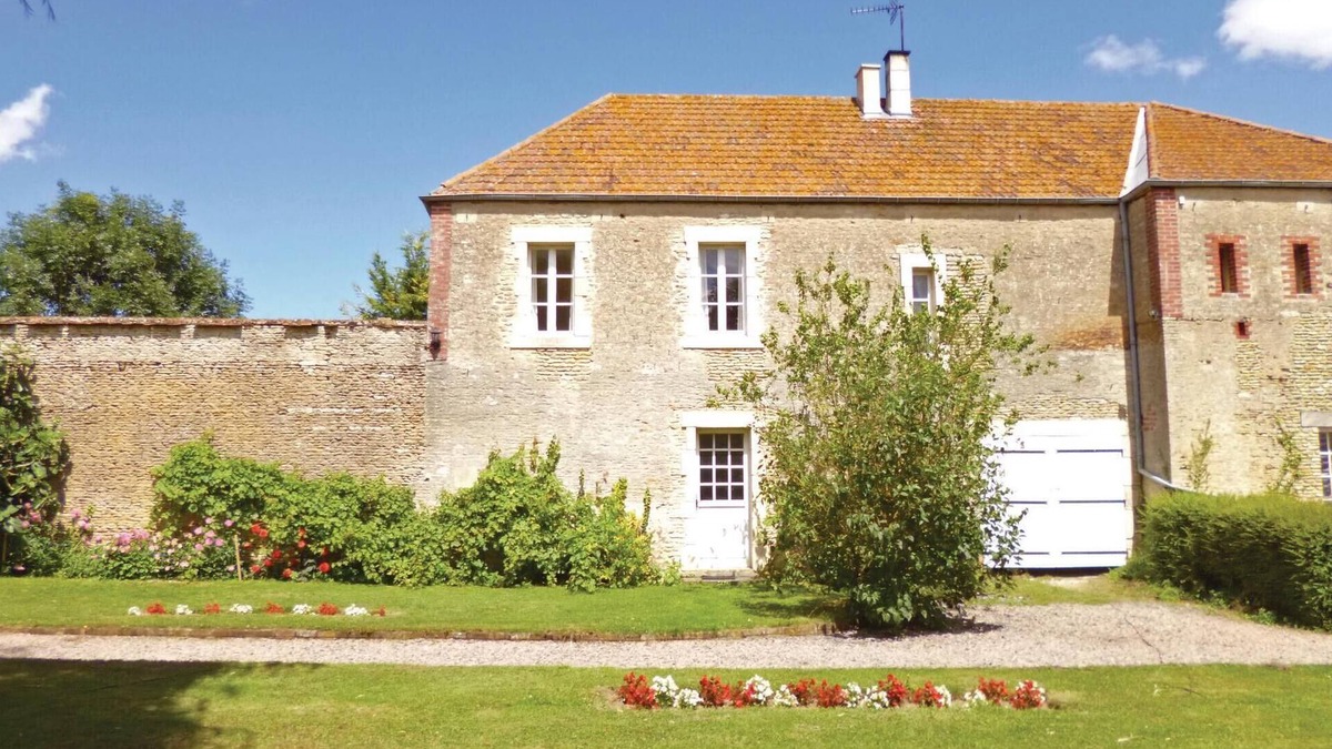 Moult-Chicheboville House | 4 bedroom awesome home in Chicheboville