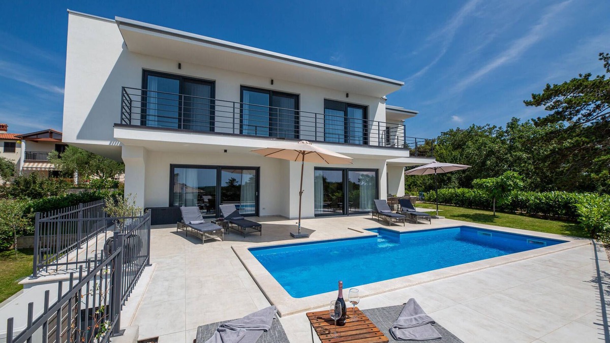 Gamboci House | 4 bedroom awesome home in GAMBOCI