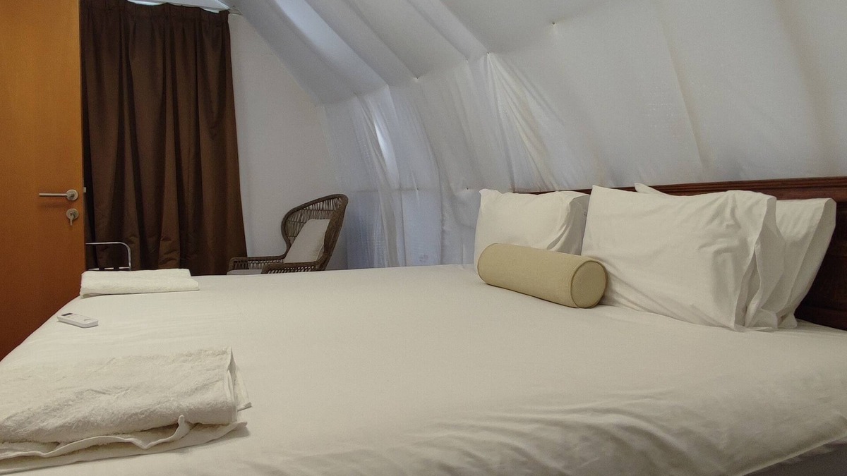 Ras Al Khaimah House | 4-bedroom barn in tranquil Ras Al Khaimah with Wi-fi