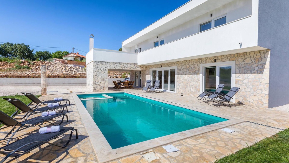 Jursici House | 4 bedroom beautiful home in Jursici