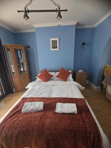 Quinton House | 4 Bedroom Central Birmingham