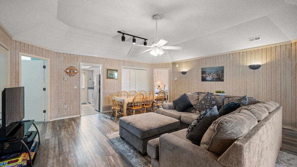 Myrtle Beach Cottage | 4 Bedroom Cottage in the Shore Drive section
