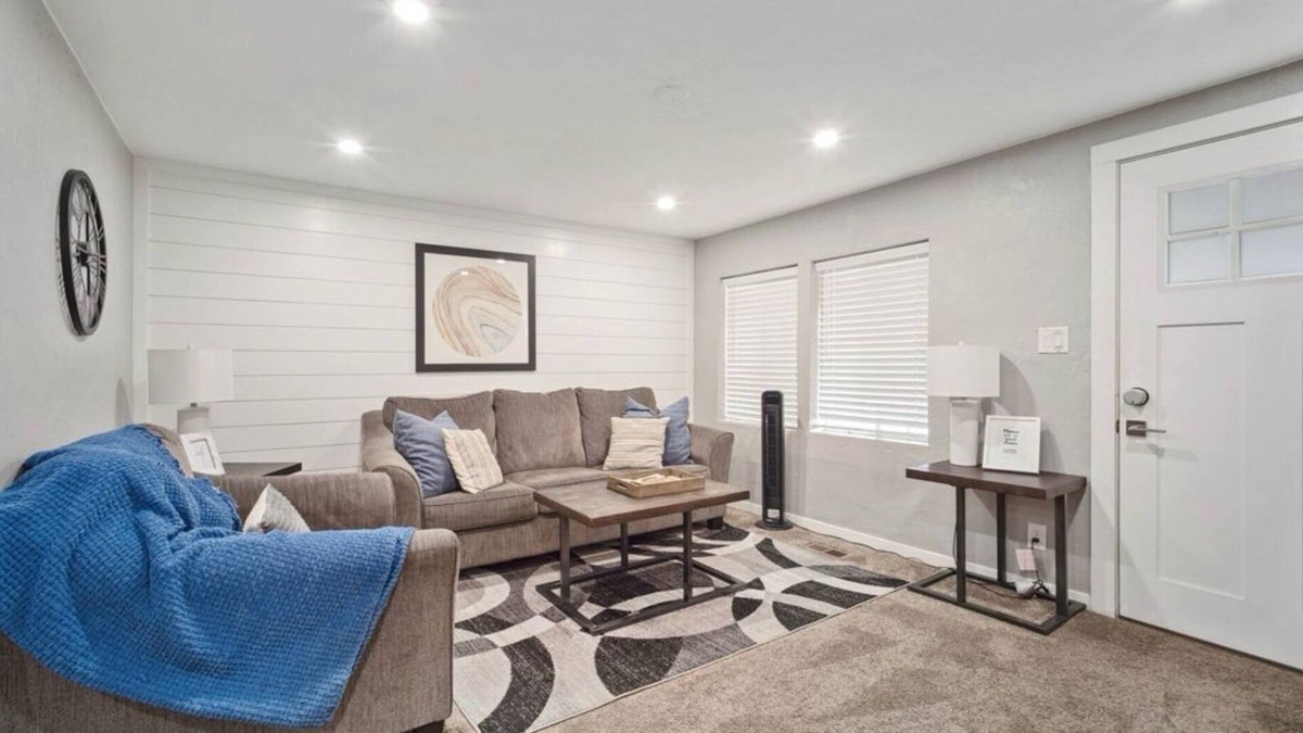 Fairpark House | 4 Bedroom + Den, Family Friendly, 5 mins to City!