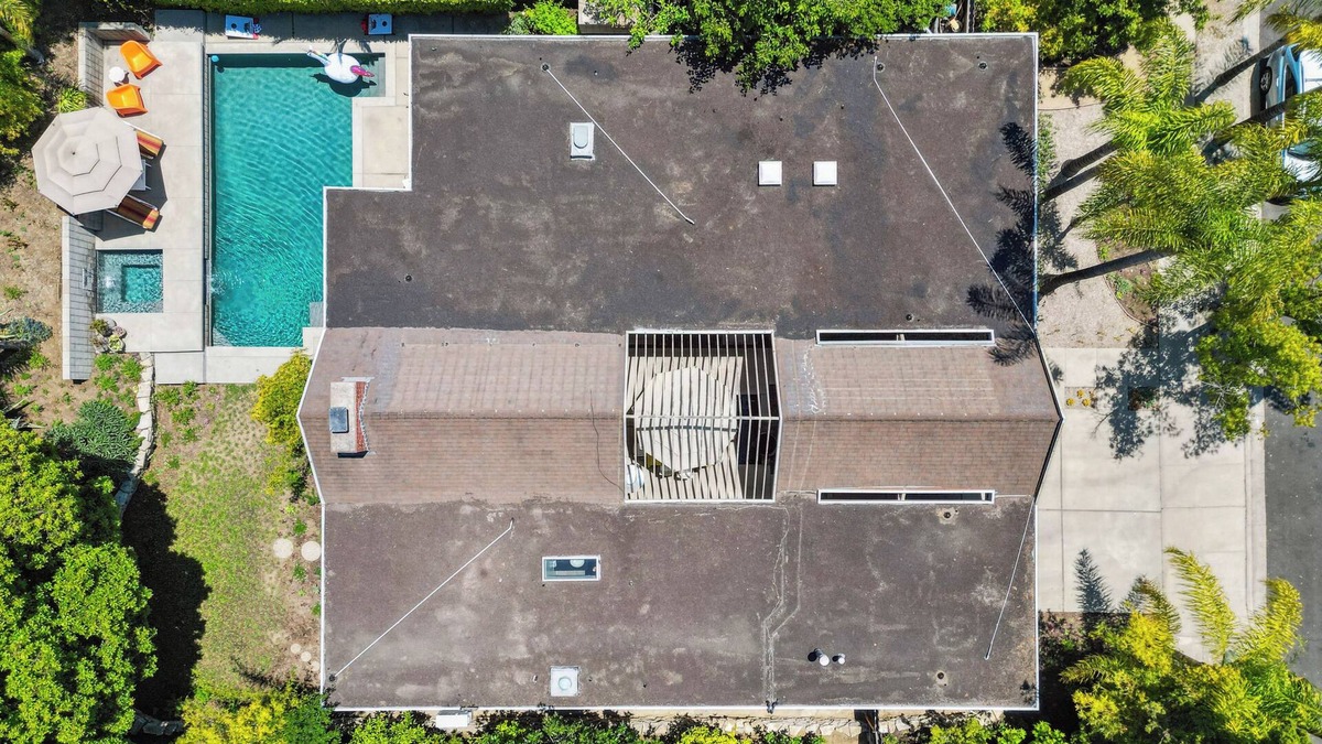 Thousand Oaks House | 4 bedroom Eichler Estate with AC, WiFi, Pool, Spa, and Piano