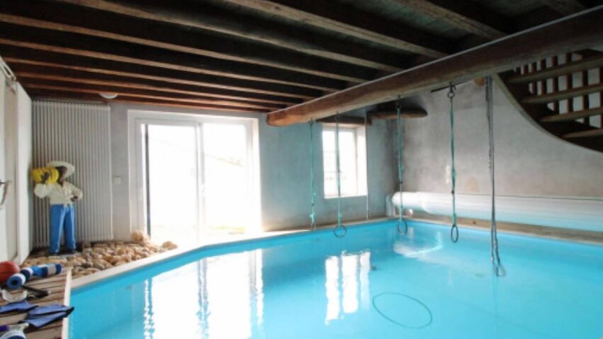 Saint-Bris-des-Bois House | 4-bedroom house for 8 people, sleeps up to 12 people