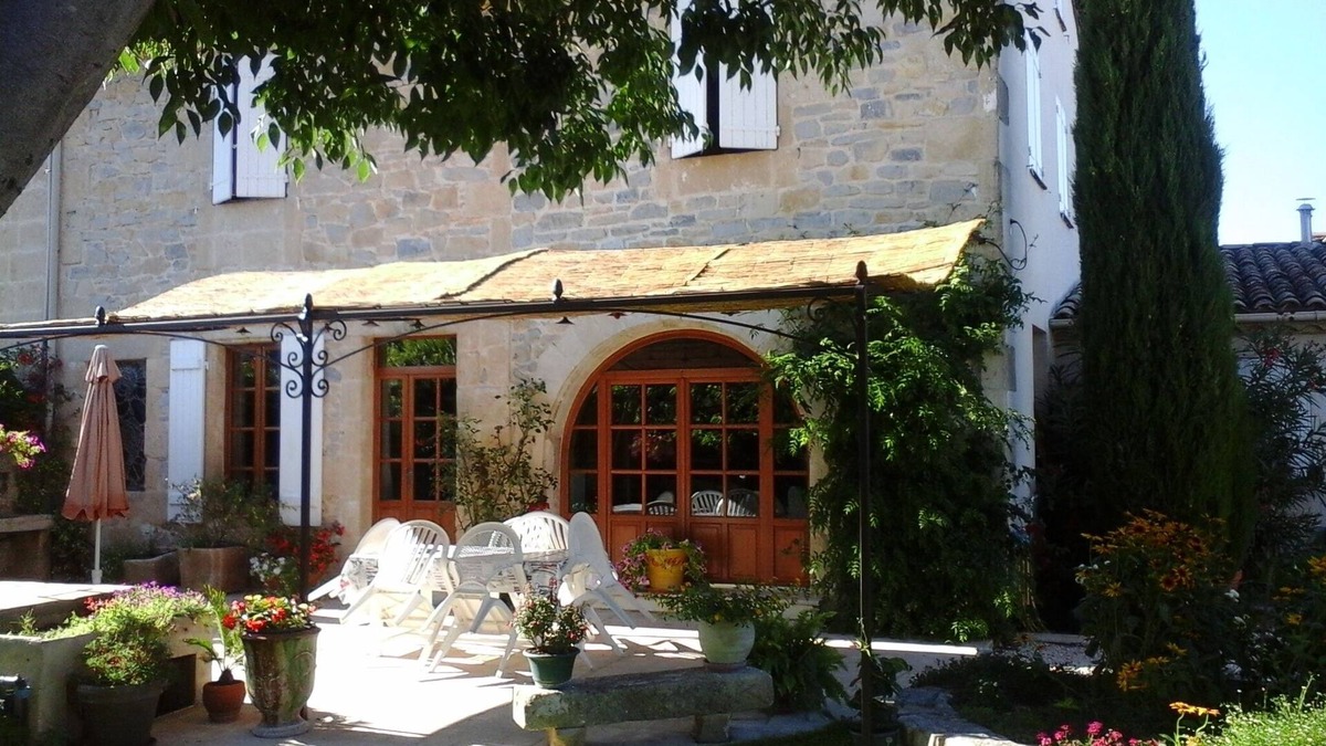 Marguerittes House | 4-bedroom house 35' from the sea