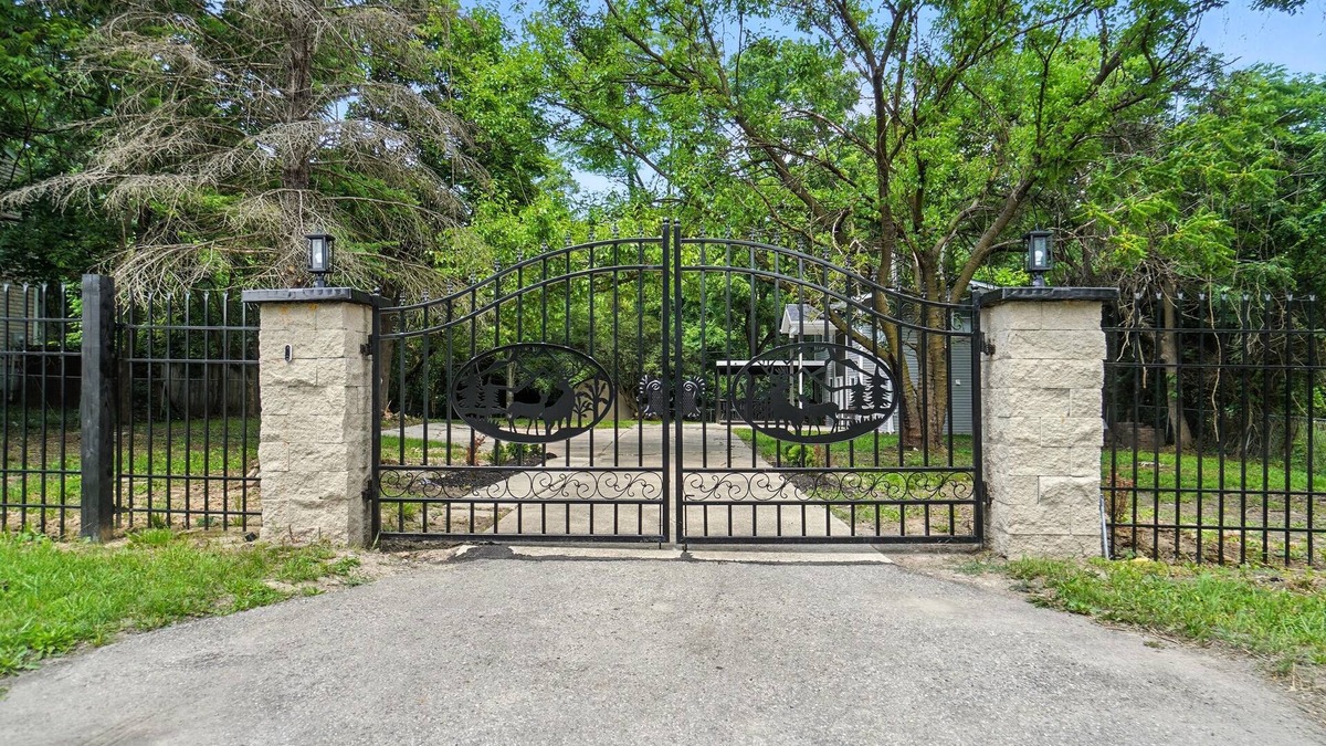 Northeast Columbus House | 4-bedroom house fencin and pivte gate