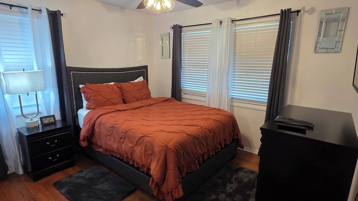 Port Wentworth House | 4-bedroom house in charming Savannah with a feel of new fun. Getaway to Paradise