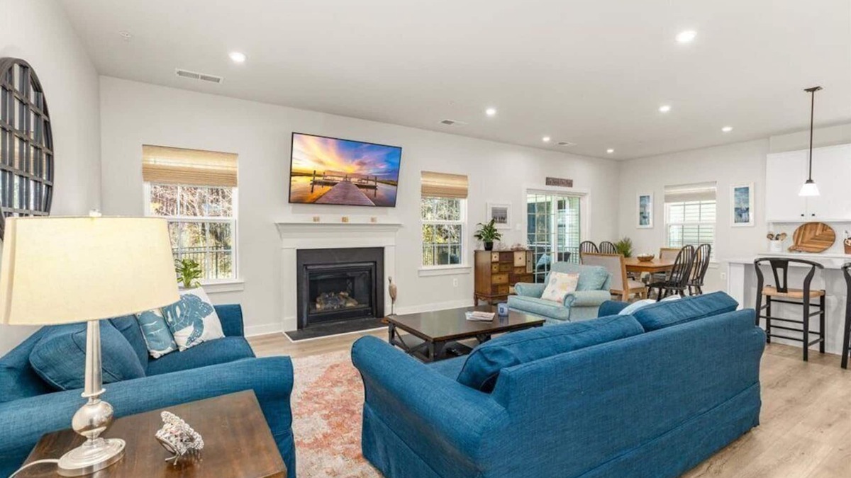 Assateague Pointe House | 4-bedroom house in charming Berlin with 2 pools, Fishing pier, and fitness room