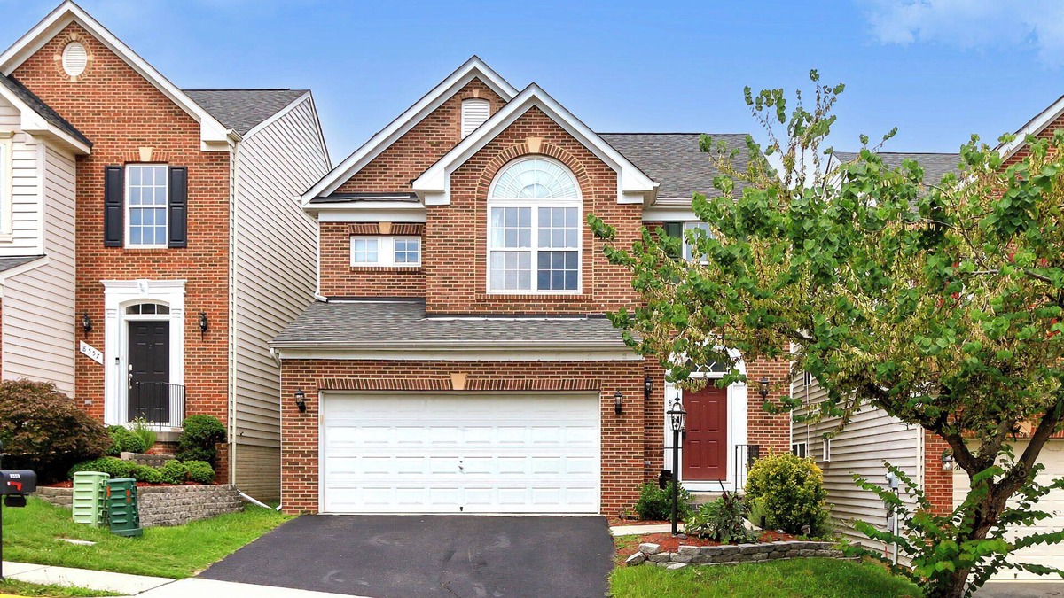 Lorton House | 4-bedroom house in charming Lorton