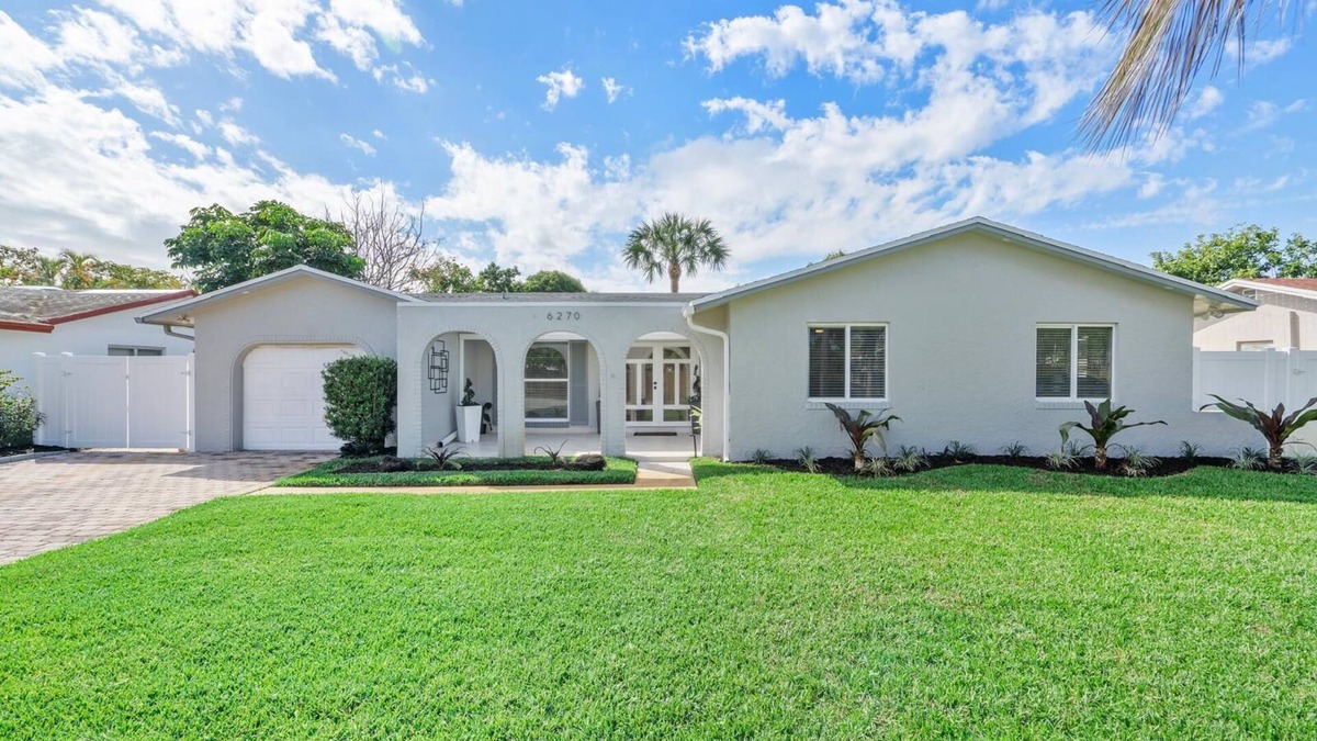 Margate House | 4-bedroom house in enchanting Margate with AC, WiFi & more.