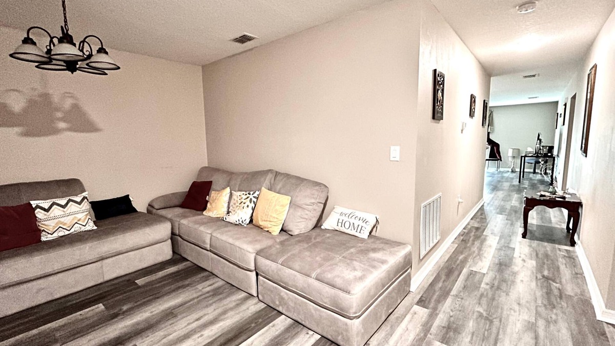 Port Malabar House | 4-bedroom house in fabulous Palm Bay with AC
