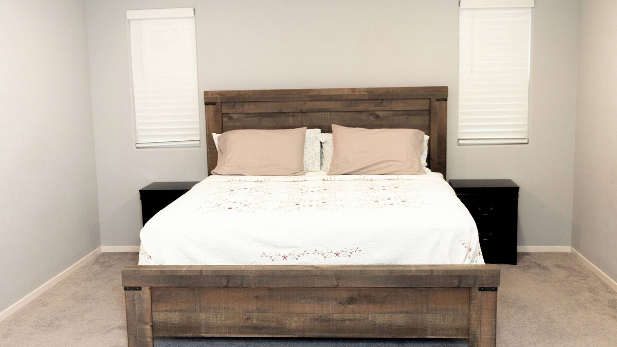 Roseville House | 4-bedroom house in marvelous Roseville with WiFi, AC