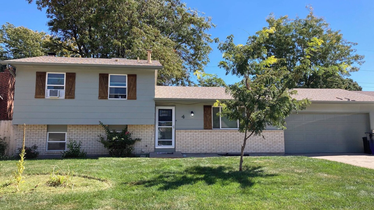 Pueblo House | 4-bedroom house in wonderful Pueblo with AC, fitness room
