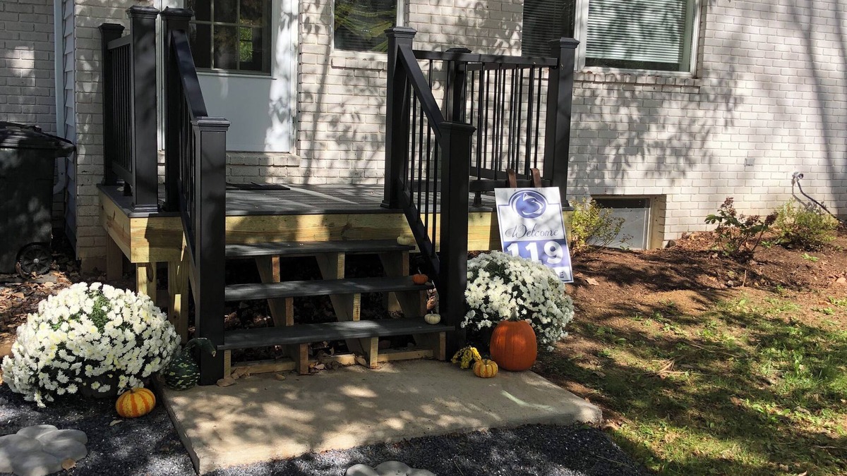 Houserville House | 4-bedroom house perfect for your stay at Penn State. Only 3 miles from campus.