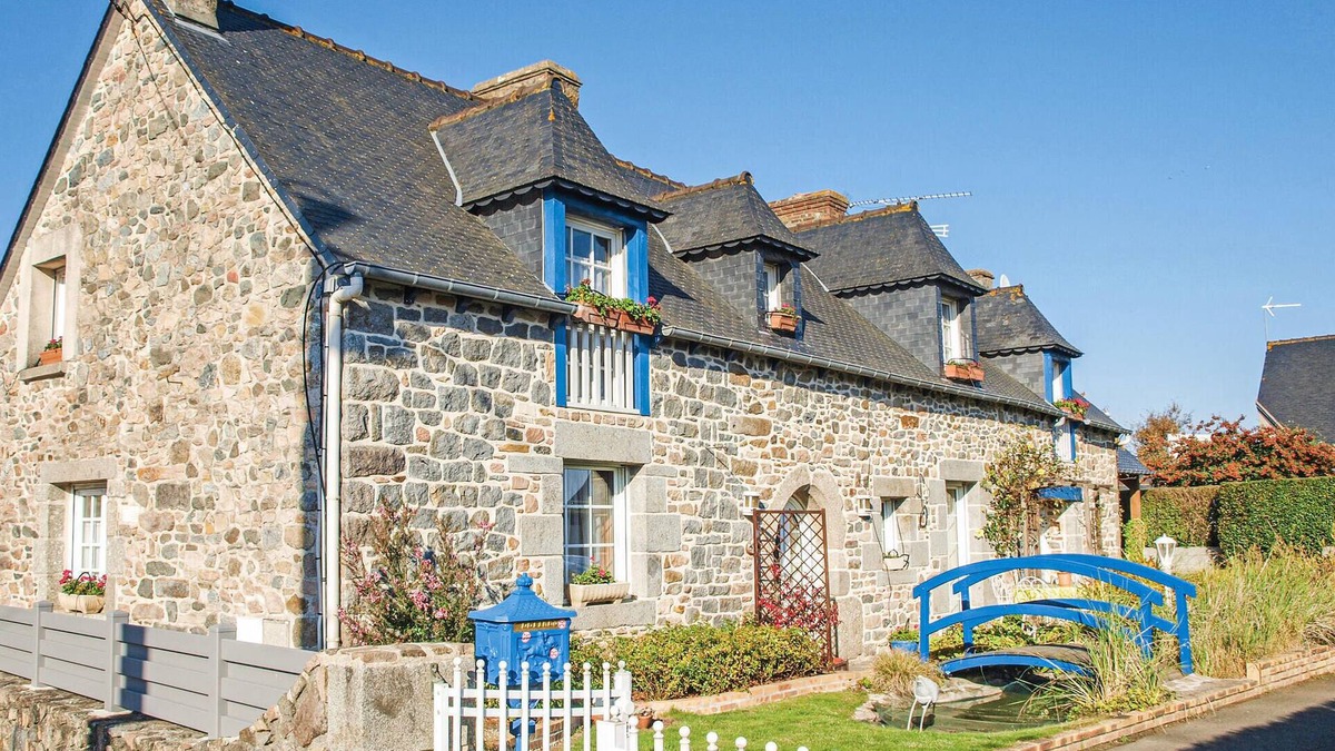 Langueux House | 4 bedroom lovely home in Langueux