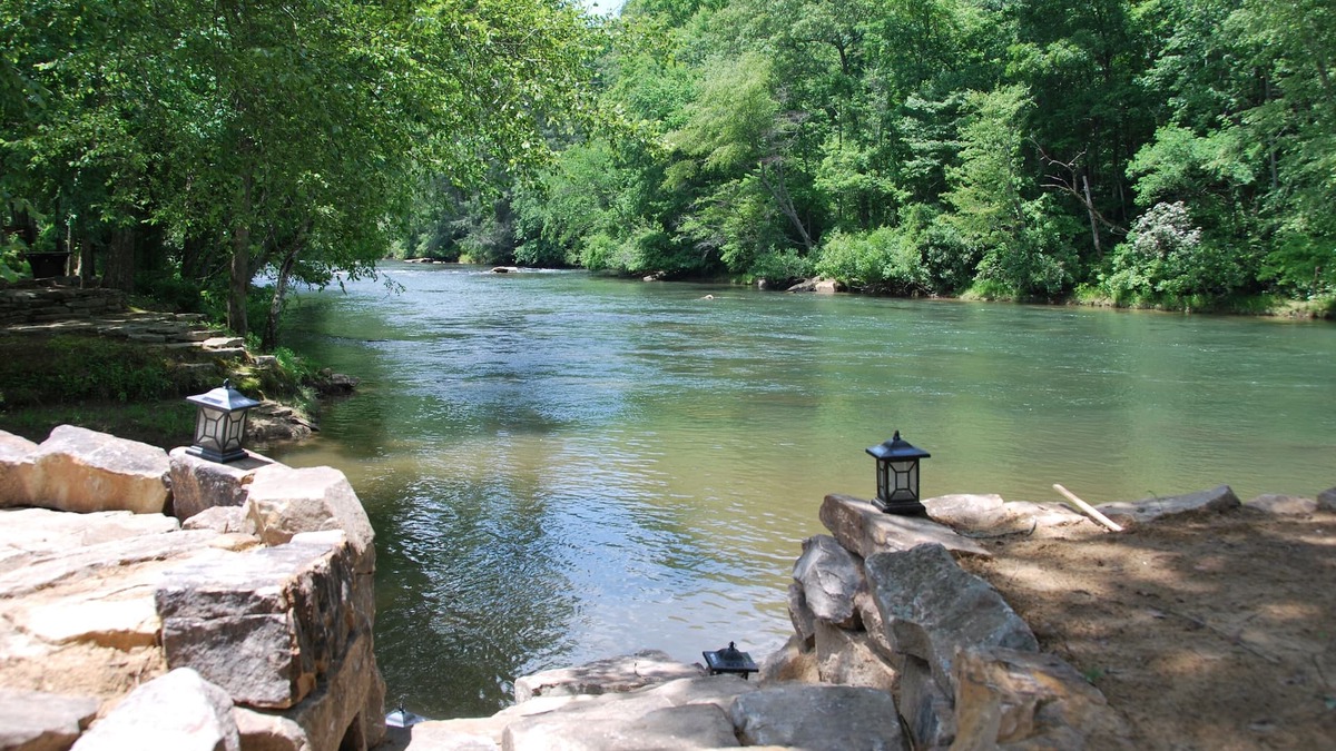 Mineral Bluff Cabin | 4 Bedroom Luxury Cabin on Toccoa River