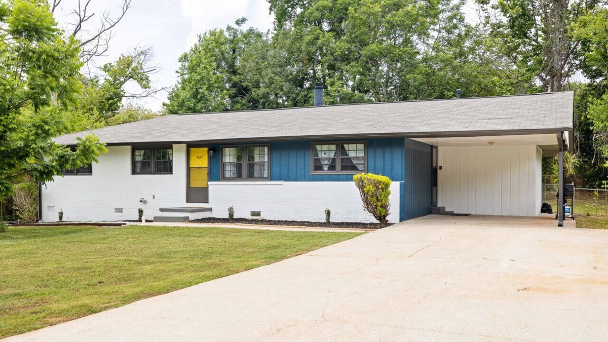 Belvedere Park House | 4 Bedroom Modern Renovation Minutes Downtown ATL