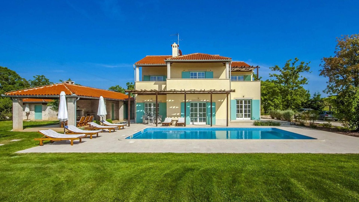 Butkovici House | 4 bedroom nice home in Butkovici