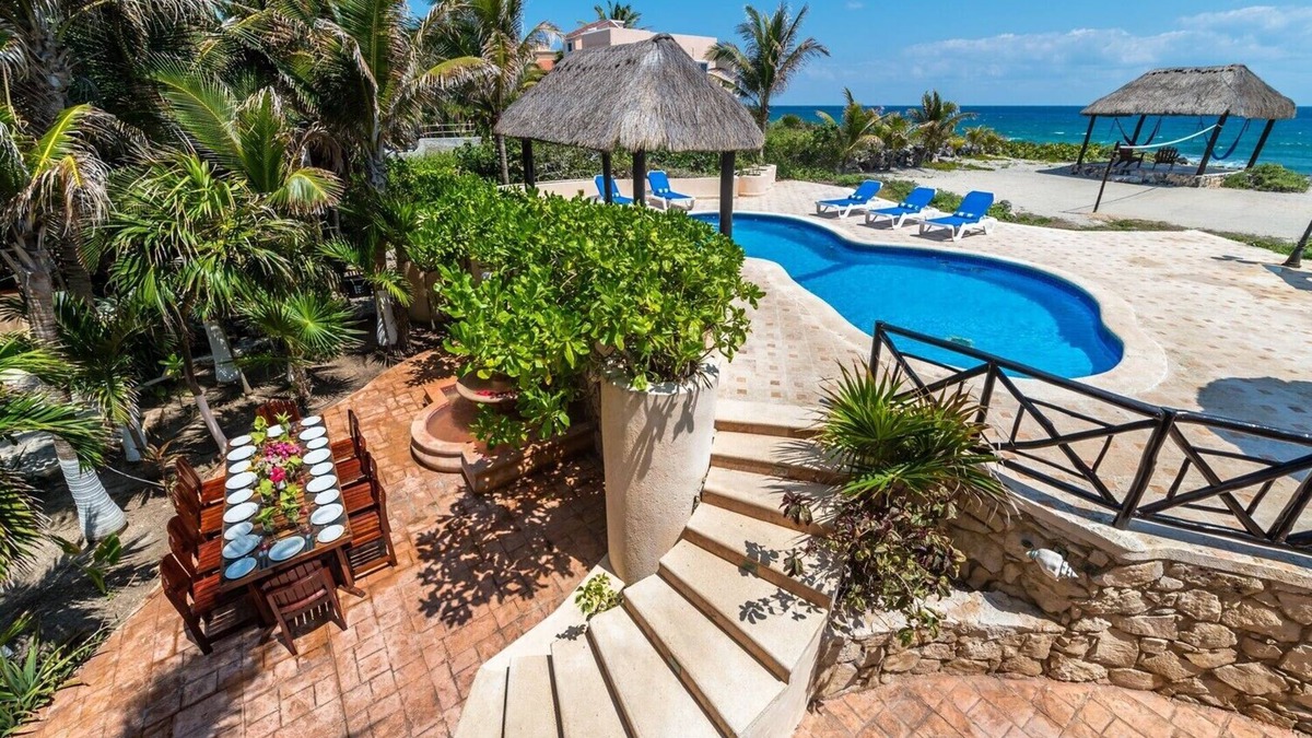 Akumal Villa | 4 Bedroom oceanfront home centrally located in Akumal. Pool, AC, Wifi, Cook