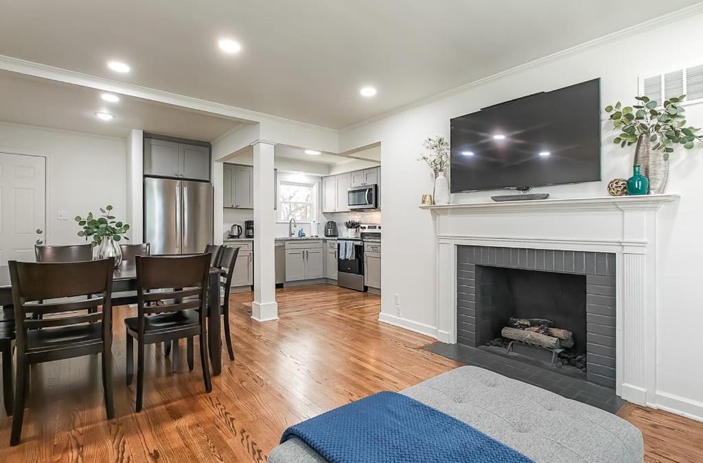 West Plaza House | 4 Bedroom Plaza Charmer Pet Friendly