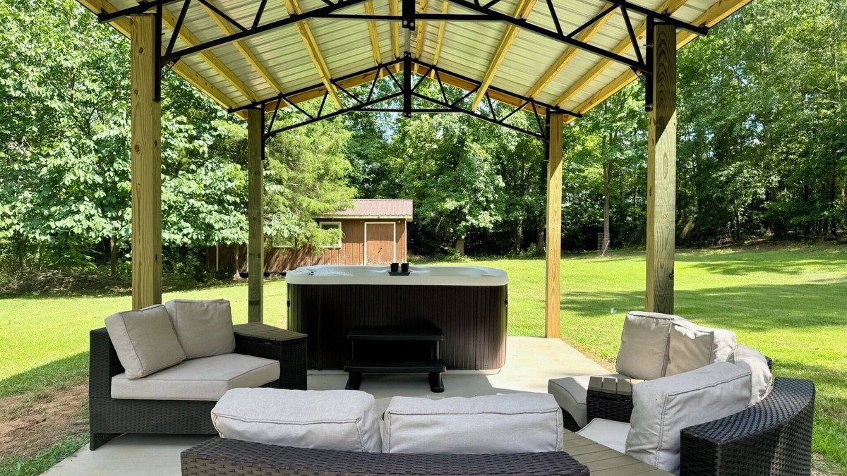 Fountain Inn House | 4 Bedroom Retreat w/Hot Tub on Private Acre of Wooded Land