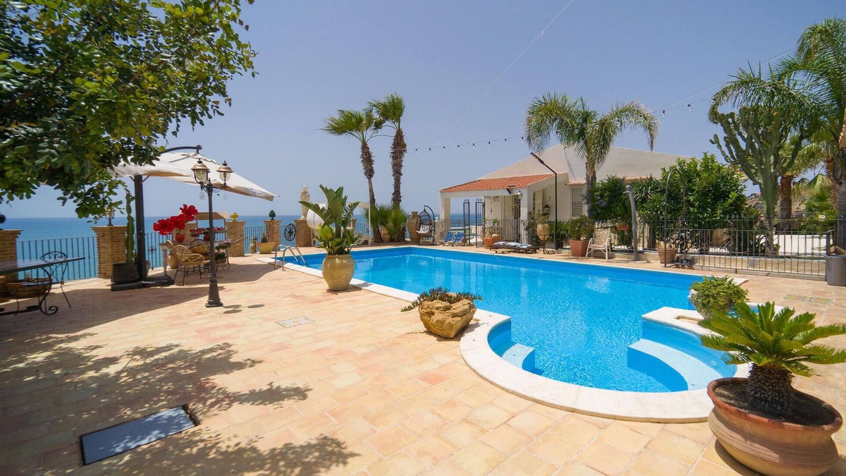 Ciotta Apartment | 4 bedroom stunning apartment in Ciotta