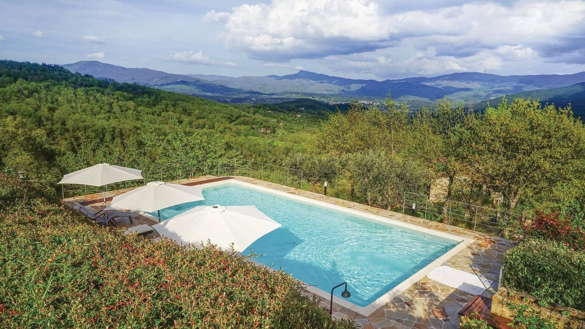 Porrena House | 4 bedroom stunning home in Poppi
