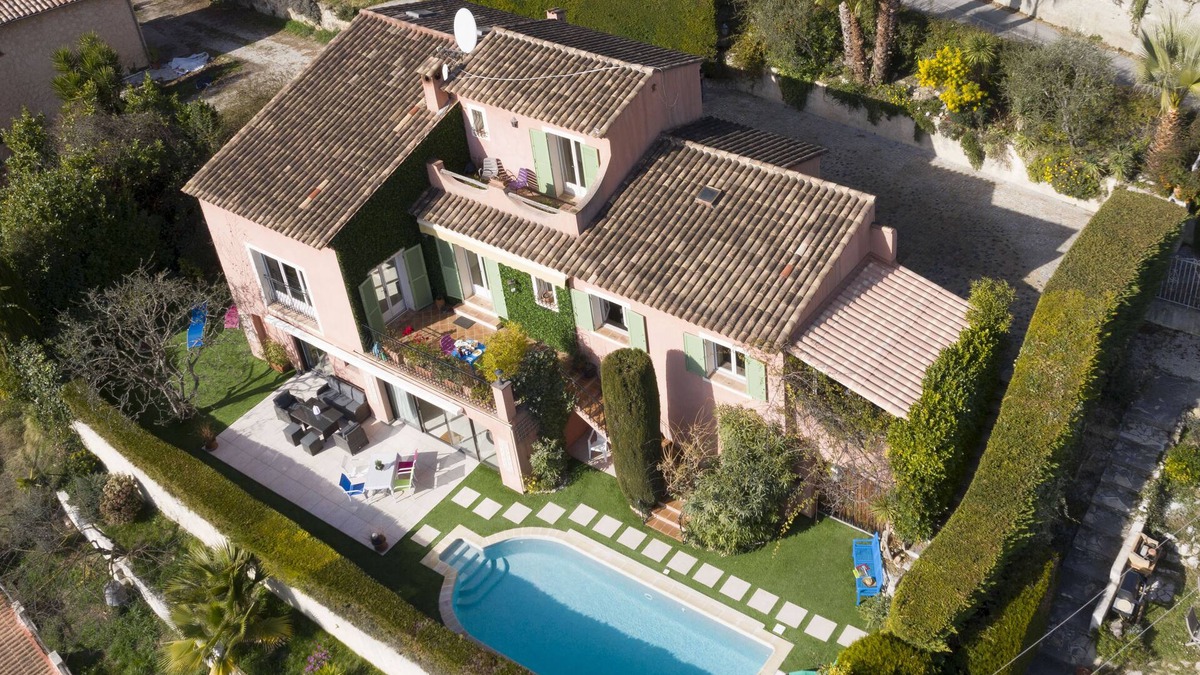 Tourrette-Levens Villa | 4 bedroom villa with pool 20 min from Nice