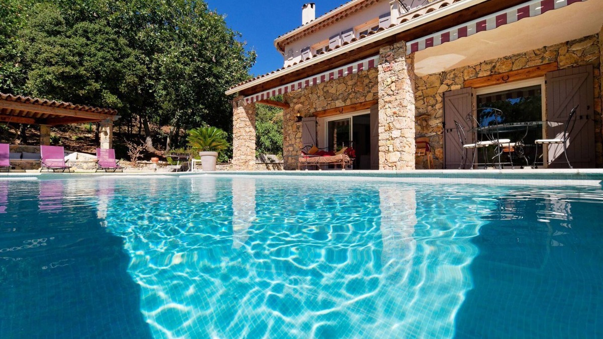 Taradeau Villa | 4 bedroom villa with pool, sauna, jacuzzi