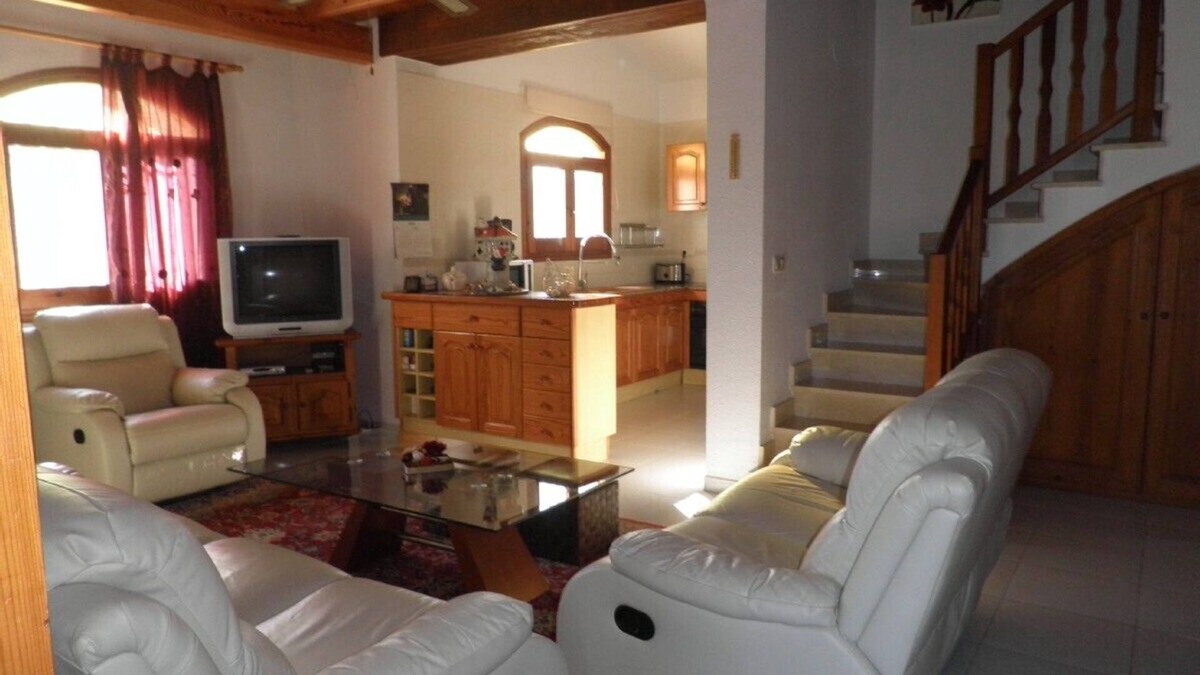 L'Ampolla Villa | 4 bedroom villa with pool in L'ampolla 2 km from the beach