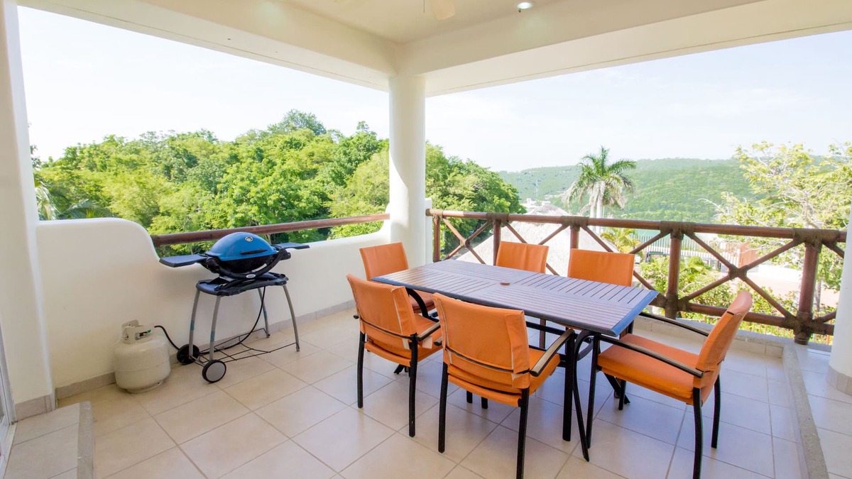 P Chahue Condo | 4 Bedroom with Marina Views - Perfect for a Family Getaway!