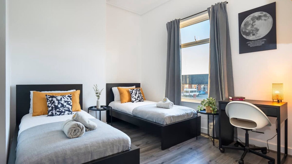 Barrow-in-Furness House | 4 Bedrooms-4 Bathrooms House