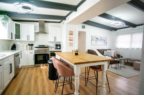 Sun Bay South House | 4 Bedrooms Chic House In South Tampa 5 Min From Bay