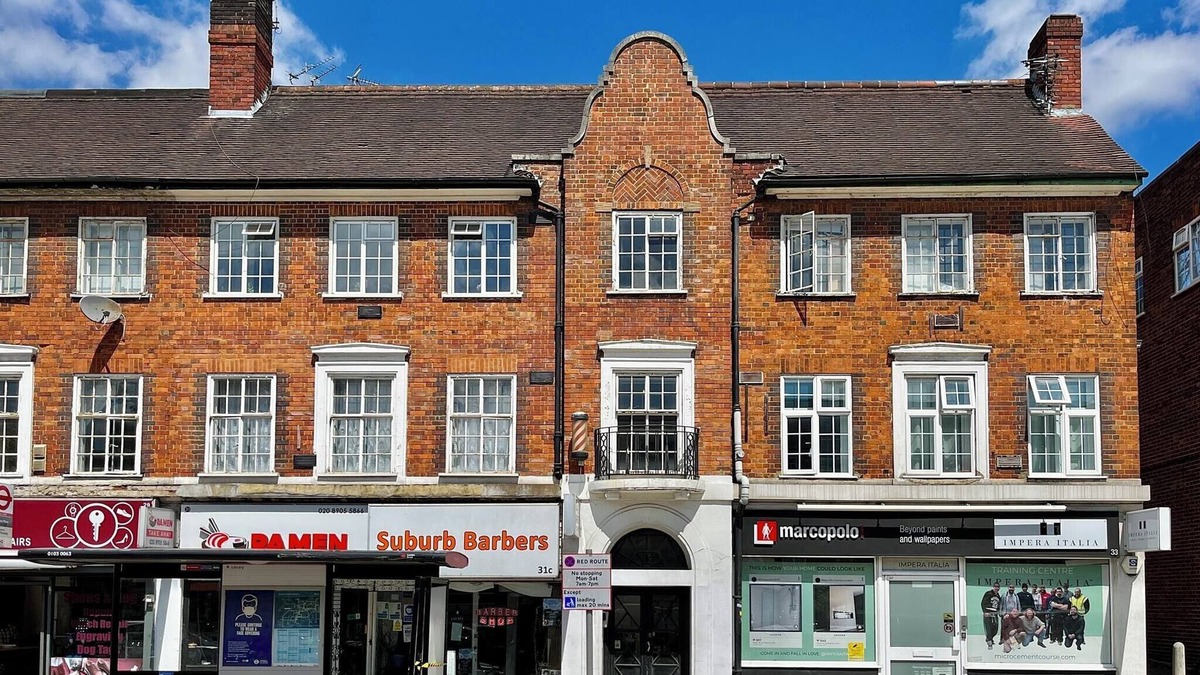 Garden Suburb Apartment | 4-Bedrooms Duplex Family Apartment near Hampstead Heath Park