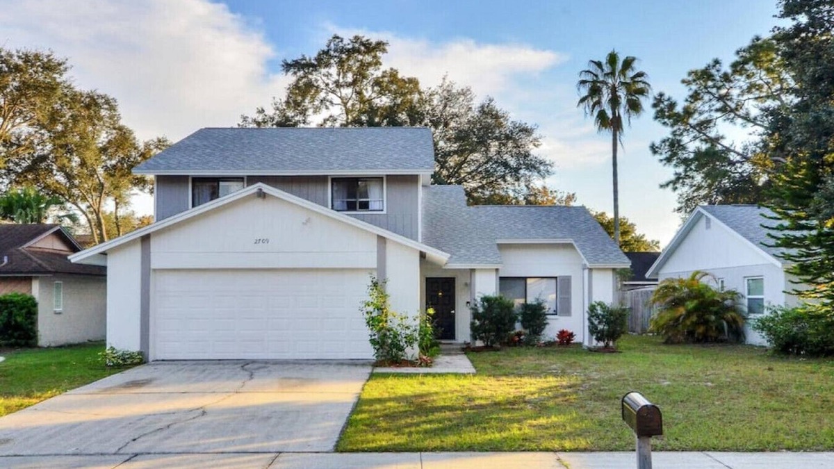 Northlakes House | 4 Bedrooms*Lounge Areas*Sleeps 8*Games*