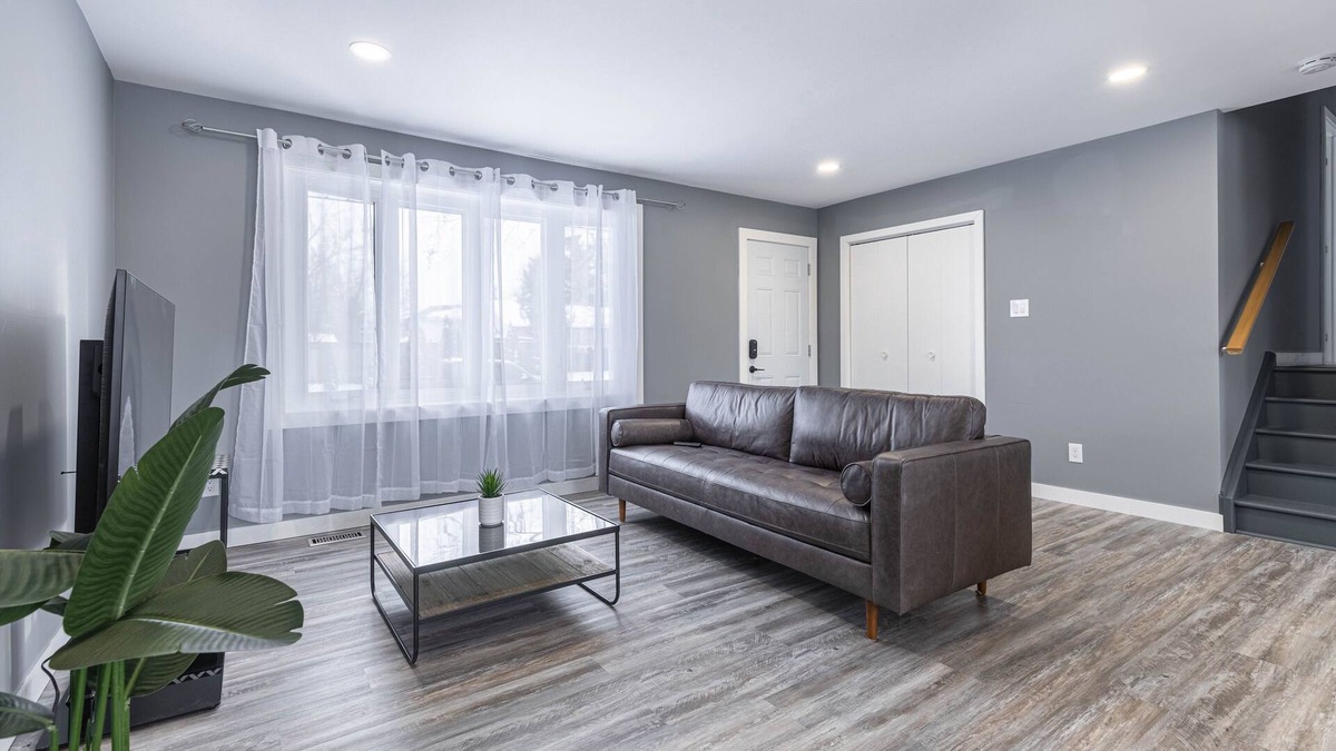 White Oaks House | 4 Bedrooms Modern Oasis in London