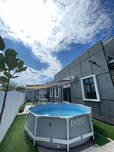 Kampung Ketapang House | 4 Bedrooms THE OCEANZ 19 PANTAI KEMPADANG Kuantan