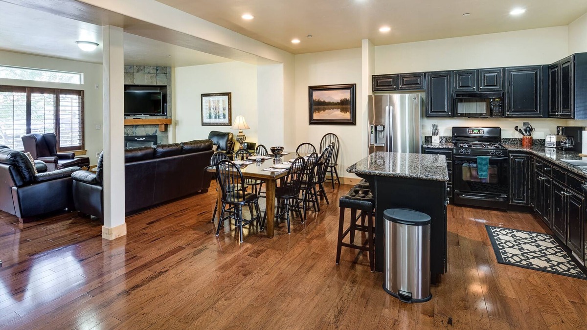 Bear Hollow Village House | 4 BR 3 1/2 Ba Townhouse-Gas grill, hot tub, X-Box