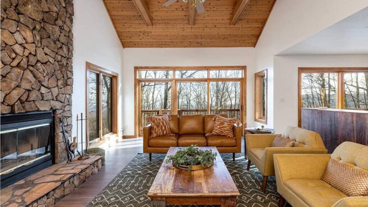 Chestnut Springs House | 4 BR cabin mins to trails & breweries pets welcome