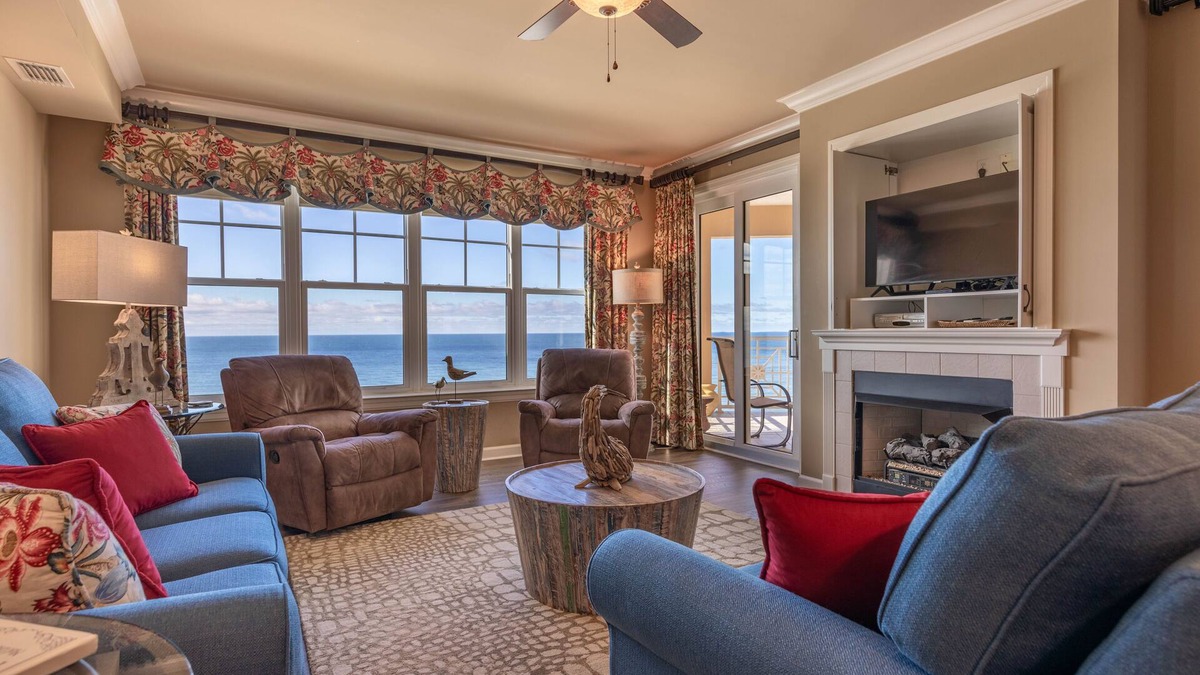 Silver Sands Beach Condo | 4 BR En Soleil Directly on Gulf, 14th floor unit with the best views!