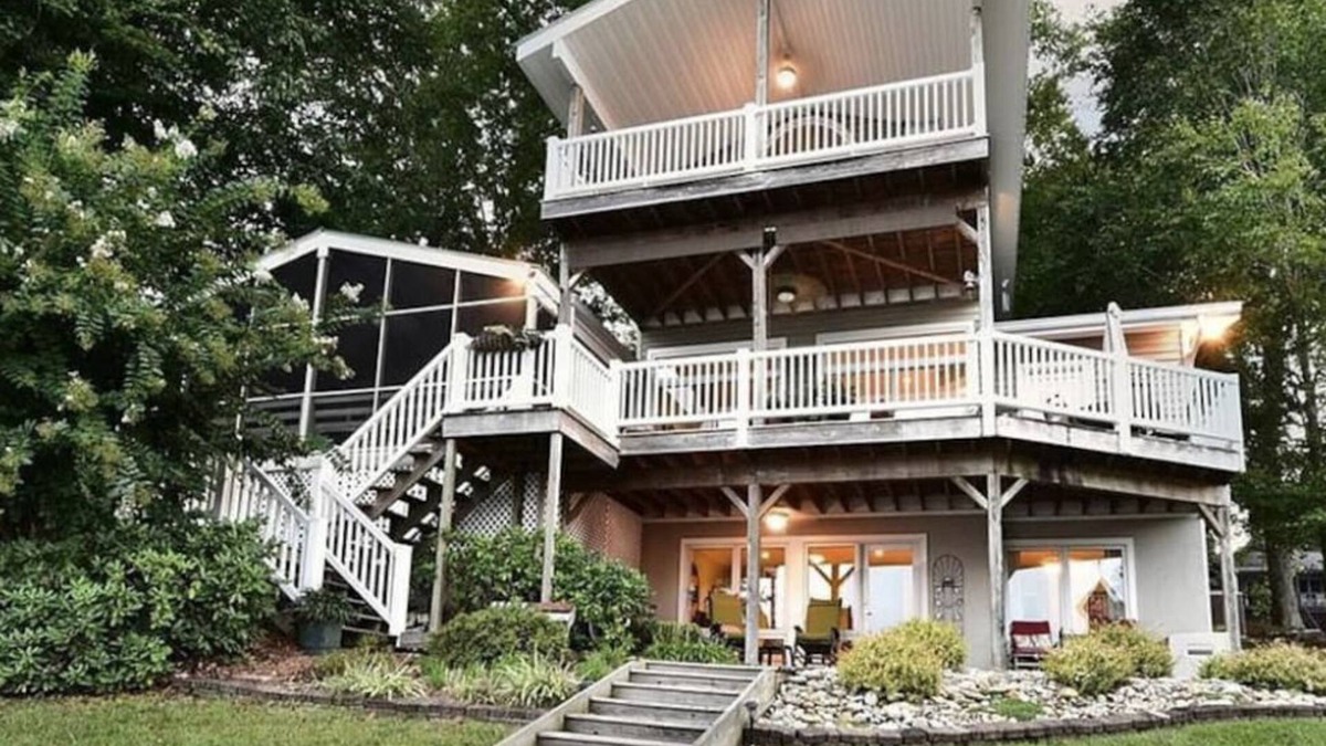 Norwood House | 4-BR Lakefront Home with Amazing Views