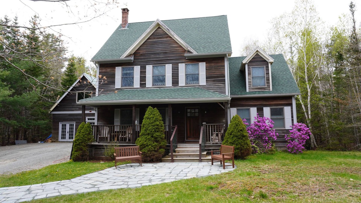 Town Hill House | 4 BR Sleeps 11 just minutes from downtown Bar Harbor and Acadia National Park