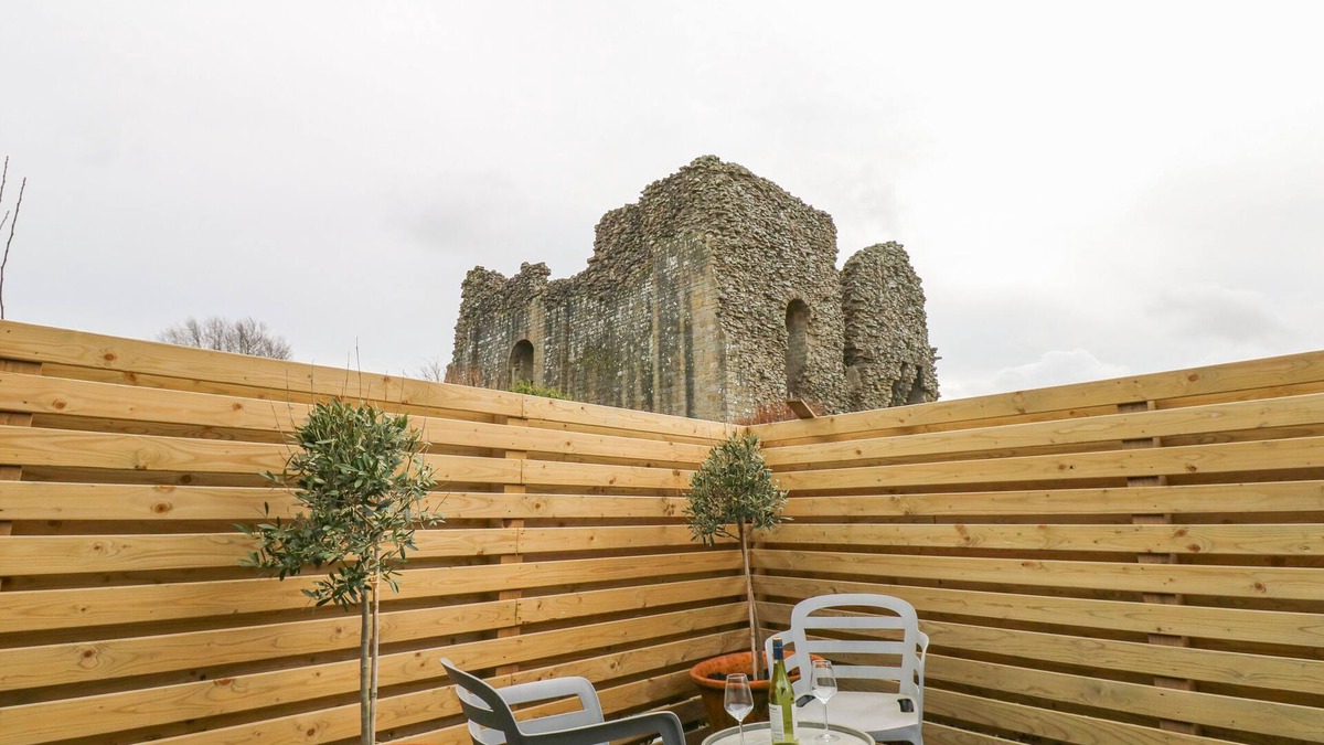 Bowes Cottage | 4 Castle Terrace