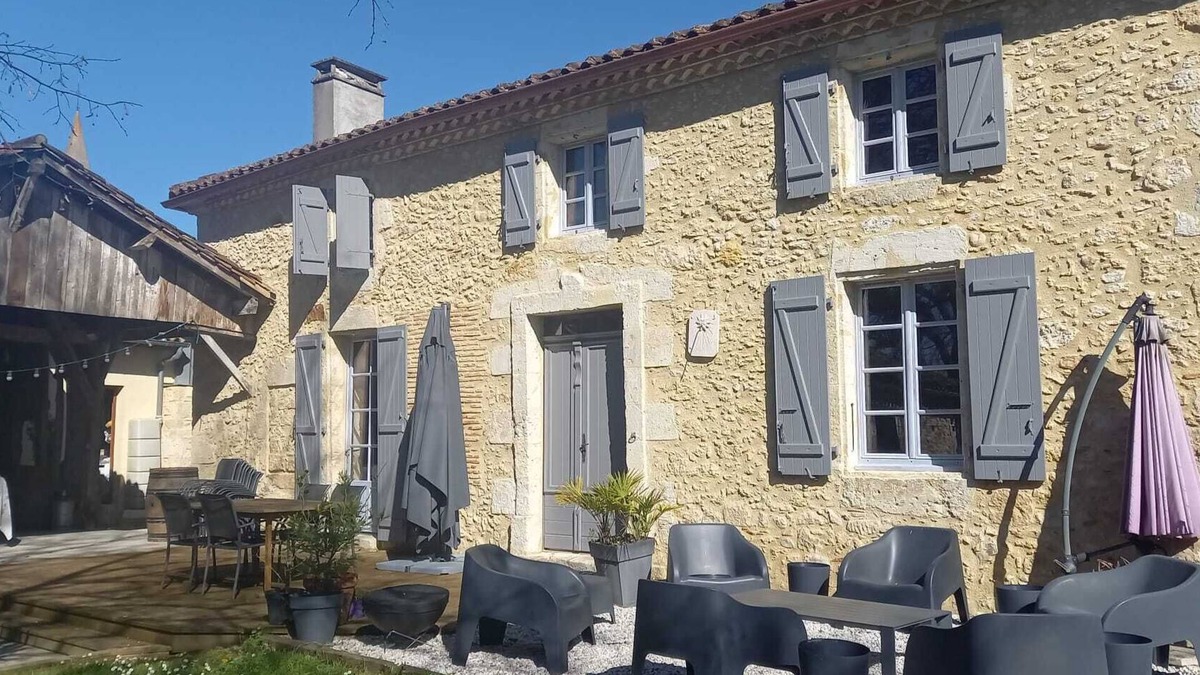 Montreal Villa | 4 clévacances stone property with pool secure, and comfortable