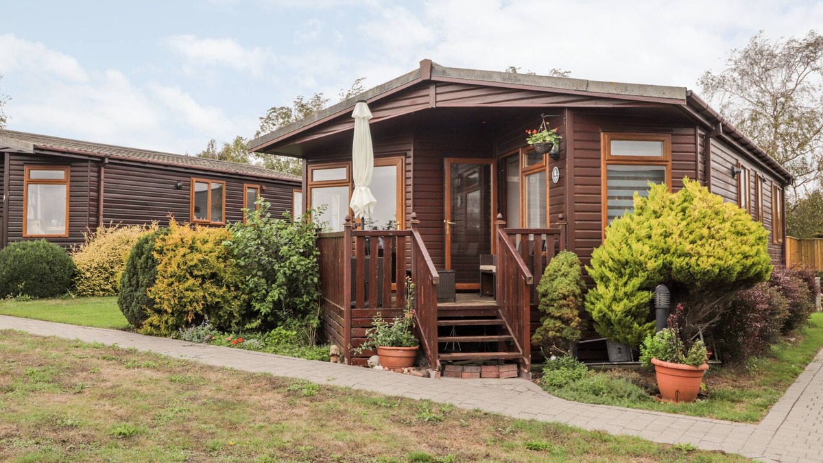 Faversham Cottage | 4 COUNTRY VIEW PARK, character holiday cottage in Seasalter